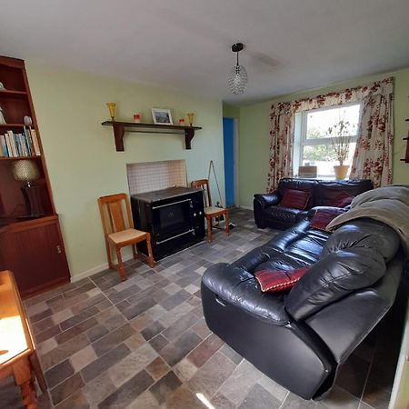 Granny'S Cottage, A Lovely Lakeside Cottage Donegal Town ภายนอก รูปภาพ
