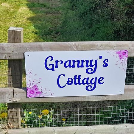 Granny'S Cottage, A Lovely Lakeside Cottage Donegal Town ภายนอก รูปภาพ
