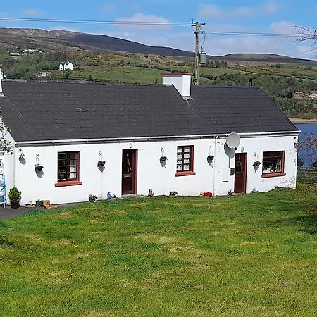 Granny'S Cottage, A Lovely Lakeside Cottage Donegal Town ภายนอก รูปภาพ